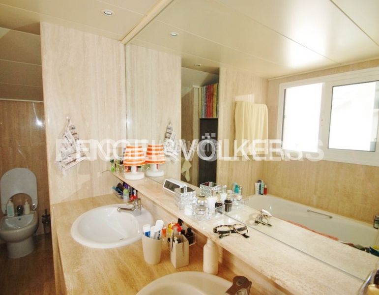 Foto f2315f1e-e1f1-4529-a7d2-0f74591ea5cb. Alquiler ático  duplex en parc de mar con acabados selectos en Sitges