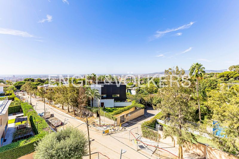 Foto 14b1e88e-21b0-4215-8736-cf0b2c0dfa40. Casa amb calefacció aparcament piscina a Ciutat Diagonal Esplugues de Llobregat