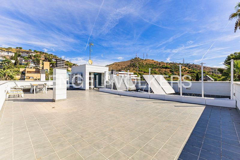 Foto 20b96014-55f0-41c2-a613-c34176d1c06f. Casa amb calefacció aparcament piscina a Ciutat Diagonal Esplugues de Llobregat