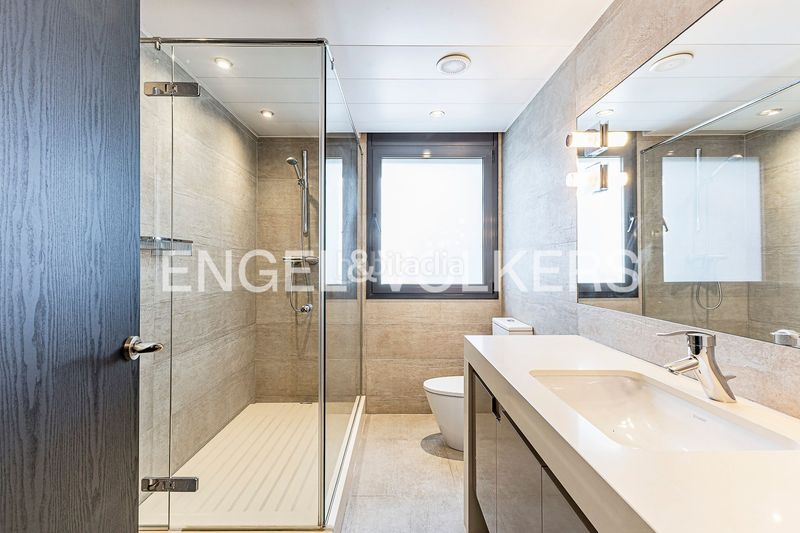 Foto 6ed7a689-73bd-48d2-8d8a-558598f26bc3. Casa amb calefacció aparcament piscina a Ciutat Diagonal Esplugues de Llobregat