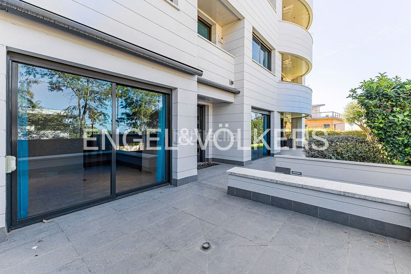 Foto 886b769e-5d04-42e0-ac4e-3e055d343b7f. Casa amb calefacció aparcament piscina a Ciutat Diagonal Esplugues de Llobregat