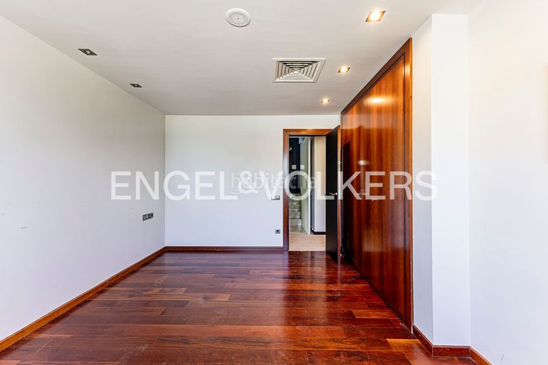 Foto 9762c2d5-fbe2-4822-a327-8e6929c2d9bd. Casa amb calefacció aparcament piscina a Ciutat Diagonal Esplugues de Llobregat