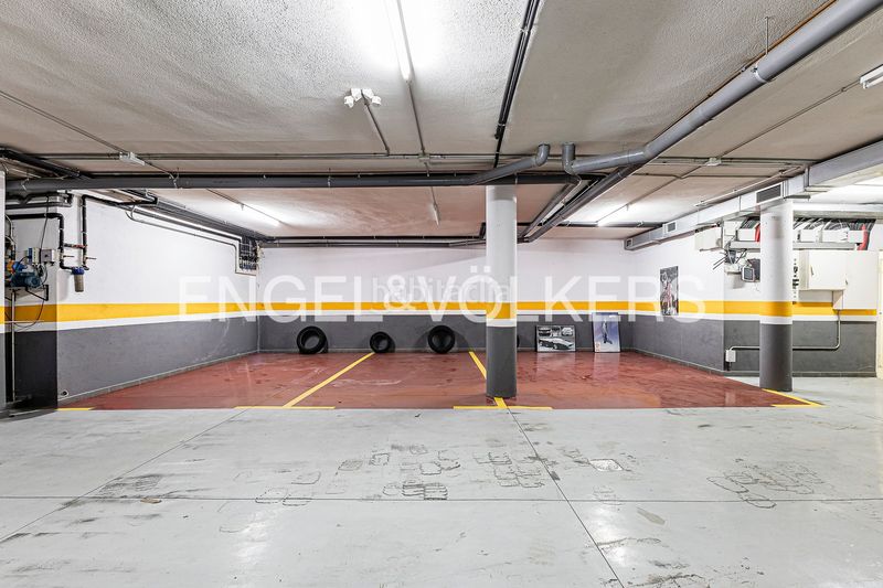 Foto c3dd9505-c6f3-40e3-aef5-a8471461f6e8. Casa amb calefacció aparcament piscina a Ciutat Diagonal Esplugues de Llobregat
