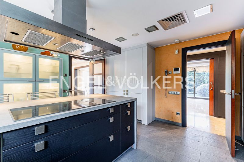 Foto ea134448-f8b6-4bc2-8ef9-c0099b8b6570. Casa amb calefacció aparcament piscina a Ciutat Diagonal Esplugues de Llobregat
