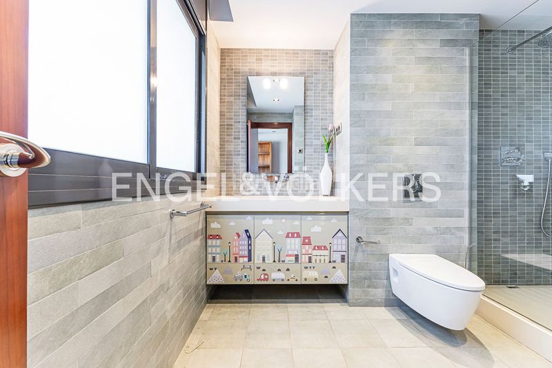 Foto ef7b4a40-97f6-4840-910a-64db8de3a372. Casa amb calefacció aparcament piscina a Ciutat Diagonal Esplugues de Llobregat
