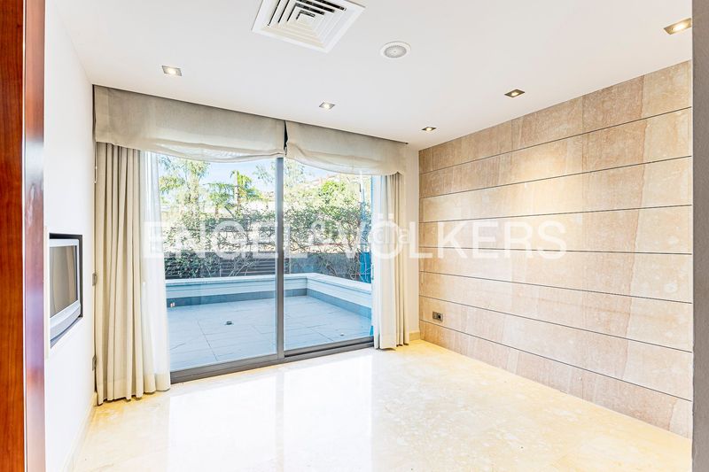 Foto f2d2c793-2180-44bc-8b8d-556628b55e9e. Casa amb calefacció aparcament piscina a Ciutat Diagonal Esplugues de Llobregat