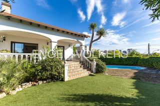 Casa en El Tancat-Mas d´en Gual. Espectacular casa con piscina privada, en la mejor zona de el ve