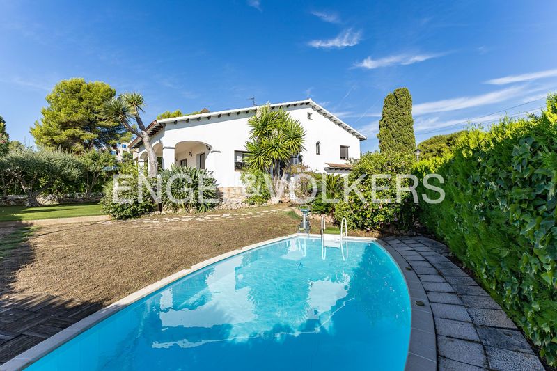 Foto 0c7b00e5-4475-43c6-a9f3-b54b9bcb5463. Casa amb calefacció aparcament piscina a El Tancat-Mas d´en Gual Vendrell (El)