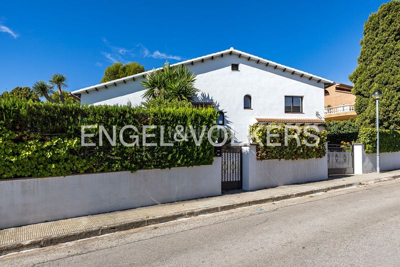 Foto 48843b03-8b52-45f3-9643-1d19a963f40e. Casa amb calefacció aparcament piscina a El Tancat-Mas d´en Gual Vendrell (El)