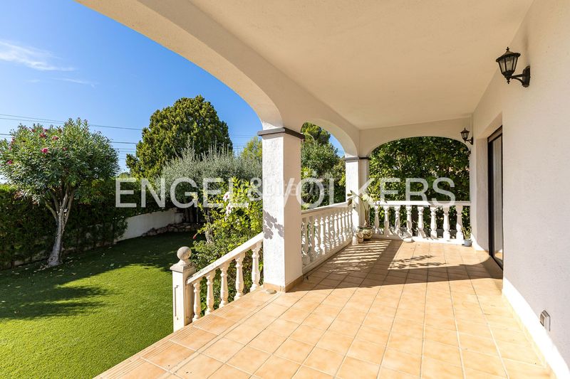 Foto 9e5e71d0-a78e-46b6-95fd-89a217675d37. Casa amb calefacció aparcament piscina a El Tancat-Mas d´en Gual Vendrell (El)