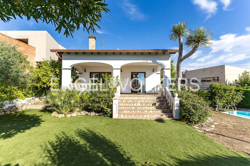 Foto fe4eae1d-0cdf-4be5-a0d0-481e95d04299. Casa amb calefacció aparcament piscina a El Tancat-Mas d´en Gual Vendrell (El)