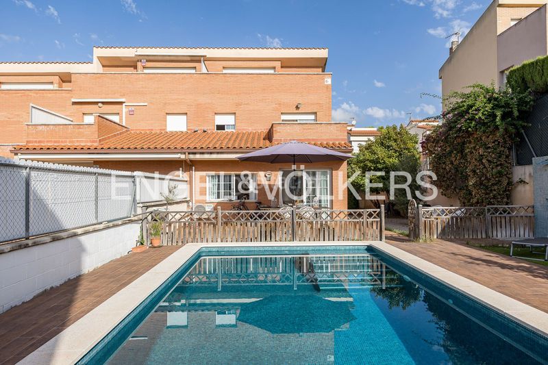 Foto 1f463c81-db8d-4850-80b3-8d99379ba5a9. Casa adossada amb calefacció aparcament piscina a Altafulla