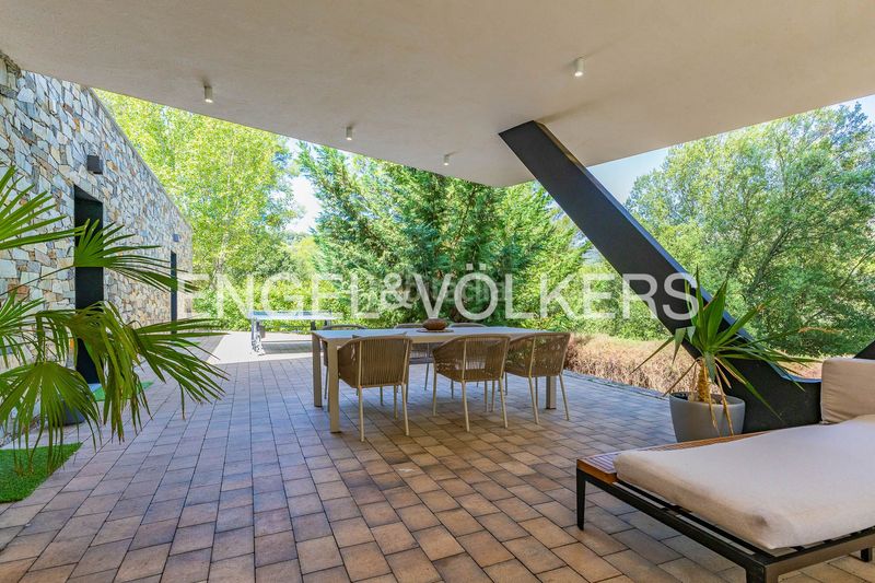 Foto 5d505232-55b1-44e2-b98c-c8c0a6dab991. Casa  de diseño contemporáneo con helipuerto privado en Matadepera