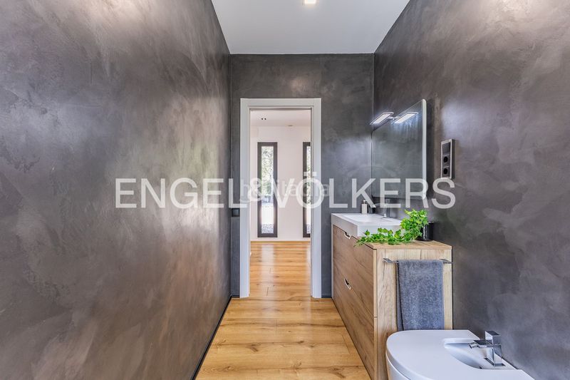 Foto 6fb31723-4ab8-456d-a08a-49722d1d2058. Casa  de diseño contemporáneo con helipuerto privado en Matadepera