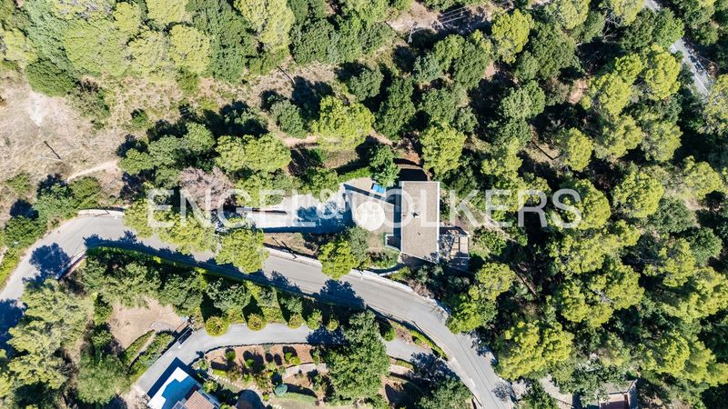 Foto 82a1fdfe-589d-463b-88dd-e53385923e5f. Casa  de diseño contemporáneo con helipuerto privado en Matadepera