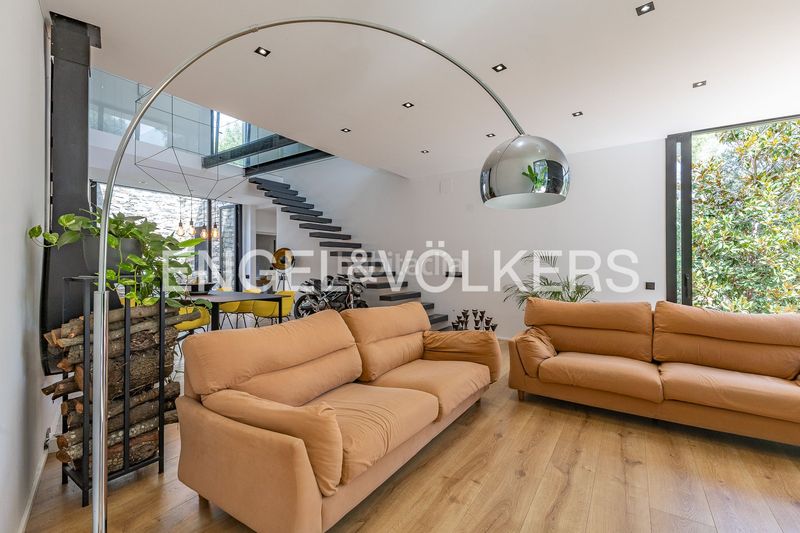 Foto c0b0b8e9-fd8b-433f-a8b9-7990f893e65d. Casa  de diseño contemporáneo con helipuerto privado en Matadepera