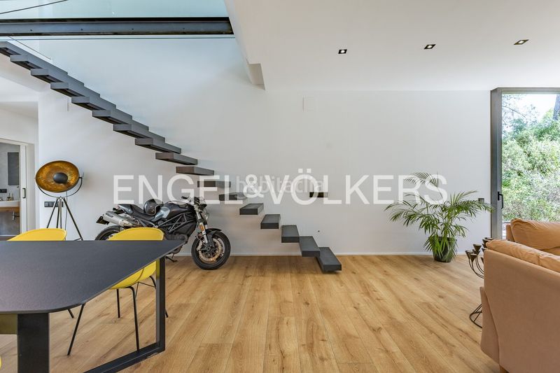 Foto e3ca0af2-4efb-4739-b72a-9c7df6921368. Casa  de diseño contemporáneo con helipuerto privado en Matadepera