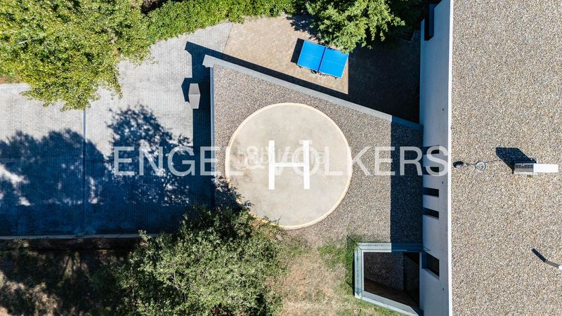 Foto ed3119e4-1515-4372-a544-acb59813962f. Casa  de diseño contemporáneo con helipuerto privado en Matadepera
