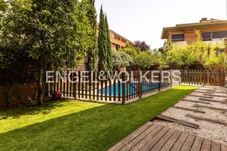 Flat in Parc Central. Exclusivo bajo con piscina privada en parc central