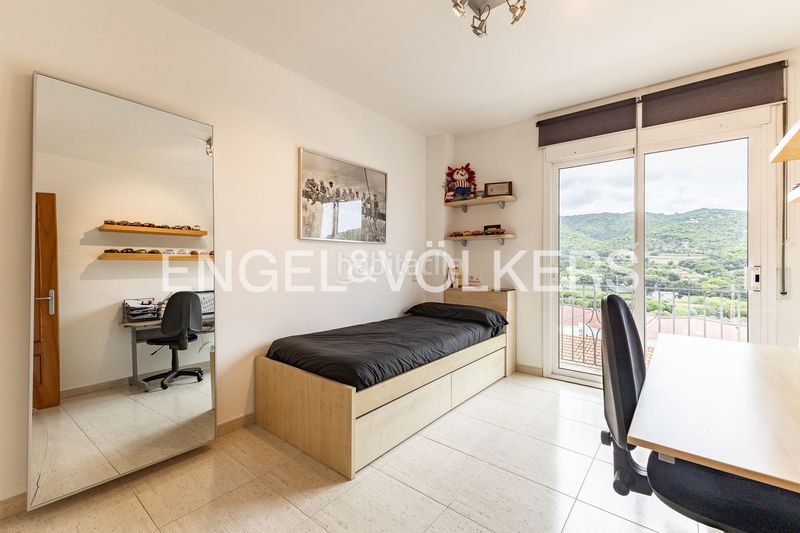 Foto 000f7fc3-dece-4b27-ba9b-fa20d7866617. Casa adossada amb calefacció aparcament a Nucli Urbà Argentona