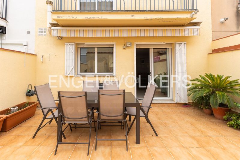 Foto adf0ab1c-009c-4540-a539-320d43574475. Casa adossada amb calefacció aparcament a Nucli Urbà Argentona