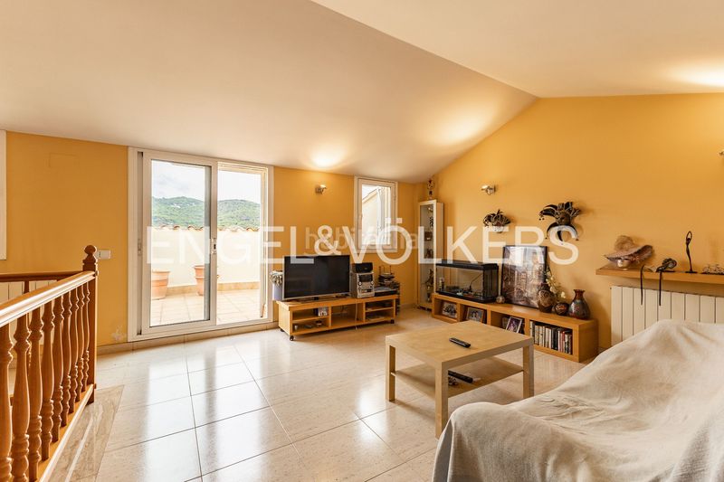 Foto d6176e73-60fe-4c4c-b98c-5568f2e64079. Casa adossada amb calefacció aparcament a Nucli Urbà Argentona