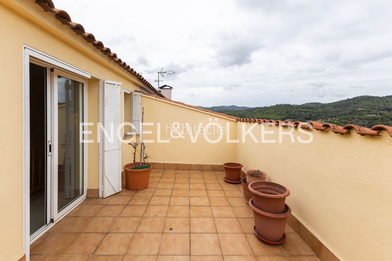 Foto ff8c34e8-f4b9-4fc8-965d-20a6abe57cb5. Casa adossada amb calefacció aparcament a Nucli Urbà Argentona