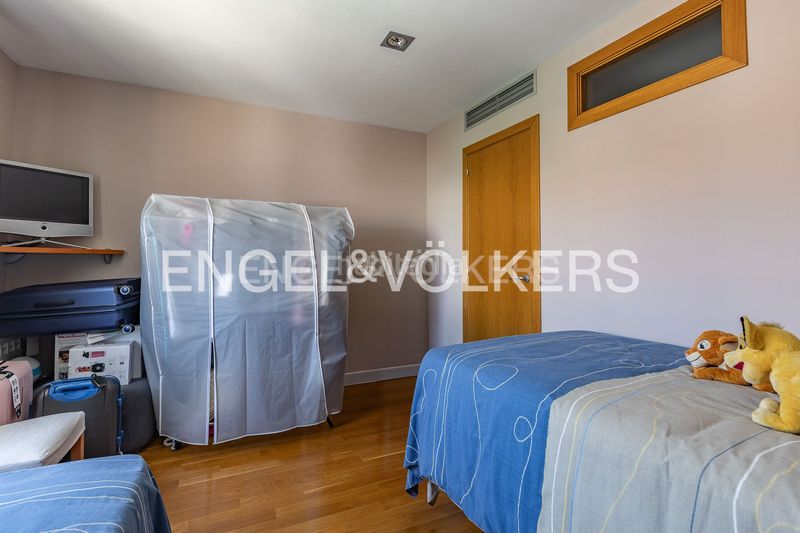 Foto 01378267-5c50-4d36-becf-71d8330e5584. Casa adossada amb calefacció aparcament a Centre Sabadell