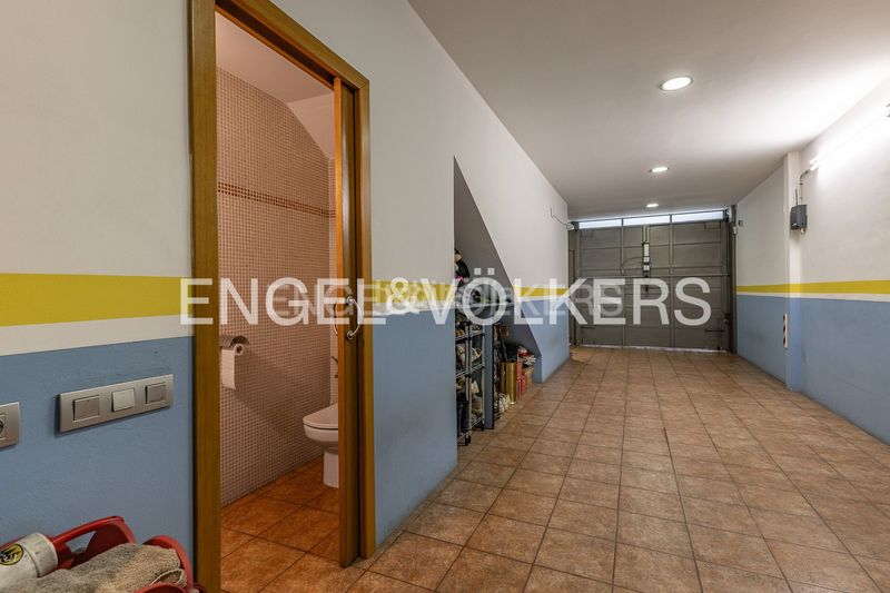 Foto 3d1dd935-5e41-4e59-971a-20b85ff8139e. Casa adossada amb calefacció aparcament a Centre Sabadell