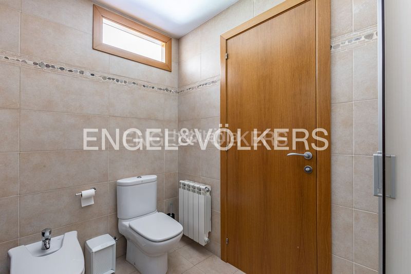 Foto e39d0b57-dc17-451b-bb69-f5faf00d3039. Casa adossada amb calefacció aparcament a Centre Sabadell