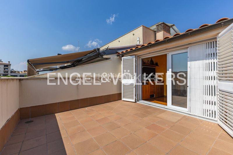 Foto fc314282-22bb-4379-8526-06785e518f45. Casa adossada amb calefacció aparcament a Centre Sabadell