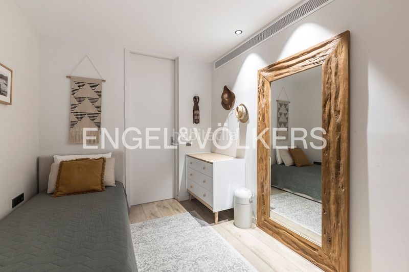 Foto 44fff360-67e4-42db-b1ce-f904d5537f9f. Àtic amb calefacció aparcament a Dreta de l´Eixample Barcelona