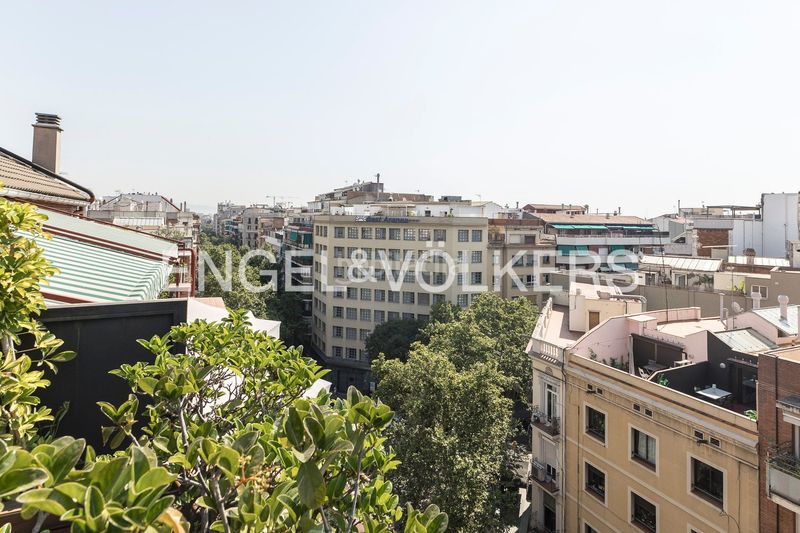Foto bd2f6d9e-90f0-4858-99d7-c69fda9defec. Àtic amb calefacció aparcament a Dreta de l´Eixample Barcelona