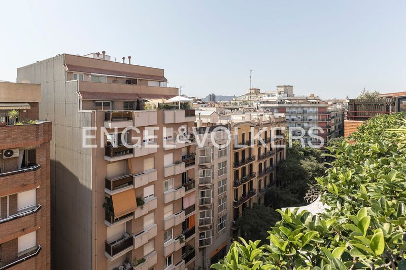 Foto beaf151d-c35c-427f-9f47-28132f5dce79. Àtic amb calefacció aparcament a Dreta de l´Eixample Barcelona