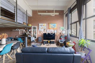 Flat in El Parc i la Llacuna del Poblenou. Loft con cédula en 22