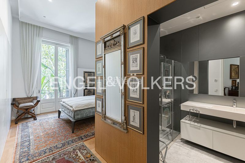 Foto b7c3f7d3-4244-4531-8b33-841205259c80. Pis amb calefacció piscina a Dreta de l´Eixample Barcelona