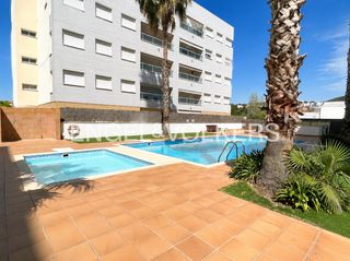 Pis a L´Estany. Luminoso apartamento de 3 habitaciones con terraza, piscina, par