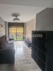 Lloguer Pis a Diagonal-Colomeres. Acogedor bajo en gava