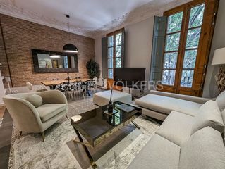Rent Flat in Dreta de l´Eixample. Piso vacacional de diseño en la calle bailen
