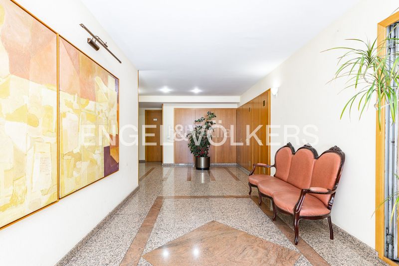 Foto afb80b87-b8cb-4a20-9702-8e60b88ea35e. Pis amb calefacció aparcament a Centre Sabadell