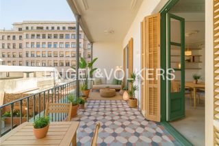 Flat in Dreta de l´Eixample. Elegante piso a estrenar con balcón en finca regia