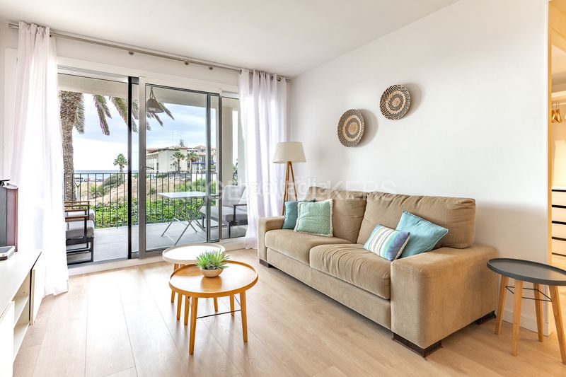 Foto 07ab3364-8909-41d6-86c4-04b8a0896d9b. Alquiler piso magnífico piso reformado en primera línea de mar en Sitges