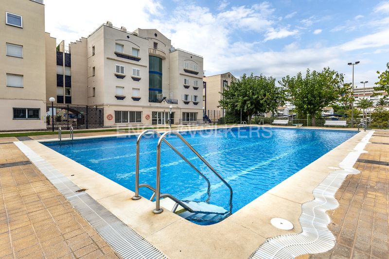 Foto 3d965076-7497-43b4-b07a-e779146d3da5. Alquiler piso magnífico piso reformado en primera línea de mar en Sitges
