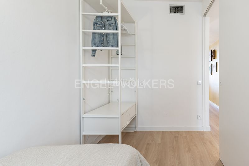 Foto 4c6e11a8-3540-402b-915b-92d51818f82d. Alquiler piso magnífico piso reformado en primera línea de mar en Sitges