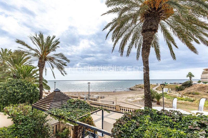 Foto 58598d1f-da1d-4361-ba7a-aa00681e110c. Alquiler piso magnífico piso reformado en primera línea de mar en Sitges