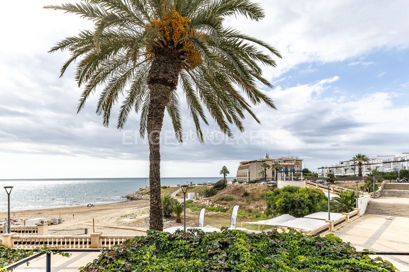 Foto 62519f89-a852-4052-8545-b47533c6f6e9. Alquiler piso magnífico piso reformado en primera línea de mar en Sitges