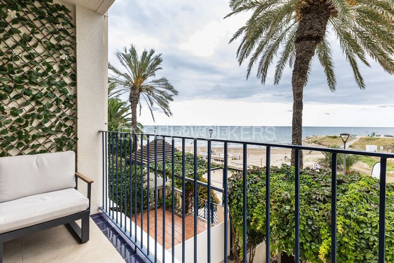 Foto cd9aba91-e3b7-4e8e-a343-0f20a4bbe80b. Alquiler piso magnífico piso reformado en primera línea de mar en Sitges