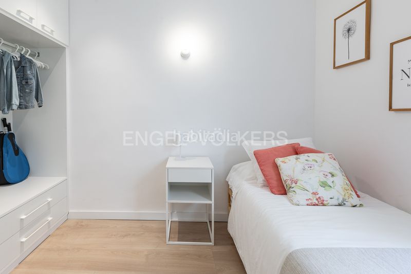 Foto d8e267d9-1cfe-45fa-812f-acf333e758c3. Alquiler piso magnífico piso reformado en primera línea de mar en Sitges