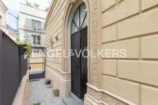 Pis a Sarrià. Exclusiva vivienda en finca emblemática del casco antiguo de sar