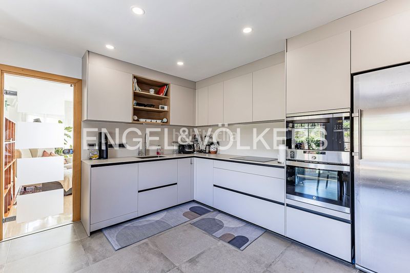 Foto 456290f9-75e4-42be-bc12-45dbcf7855c1. Casa  de ensueño con piscina y vistas a los viñedos en Begues